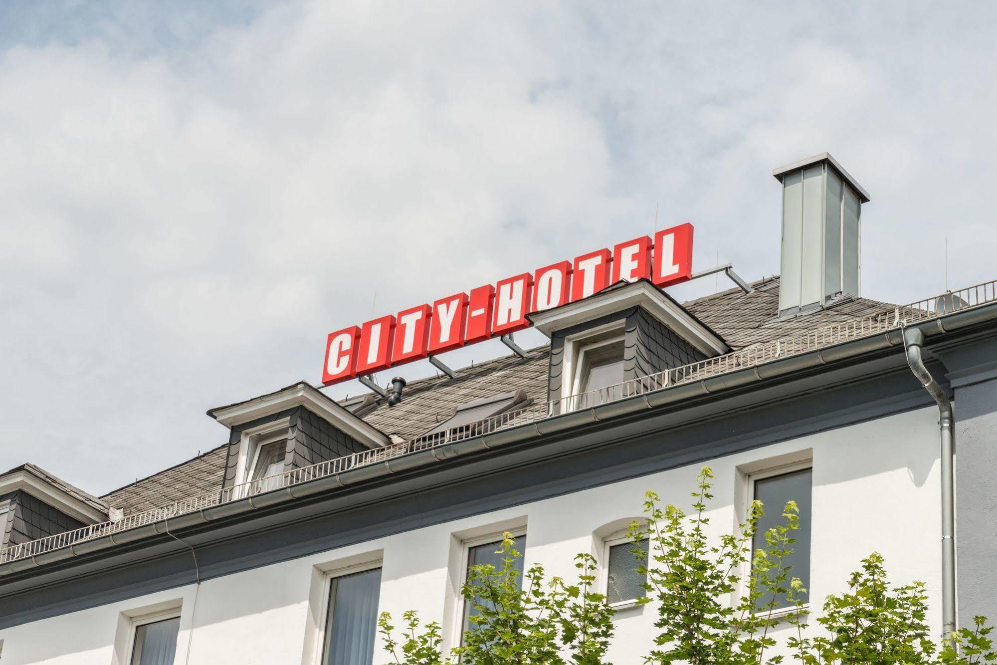 City Hotel ヴェッツラー エクステリア 写真